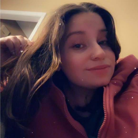 Meet your Posher, Jess - Picture 3 of 6